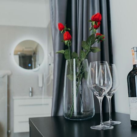 Poppy Downtown Suites Sarajevo サラエヴォ エクステリア 写真