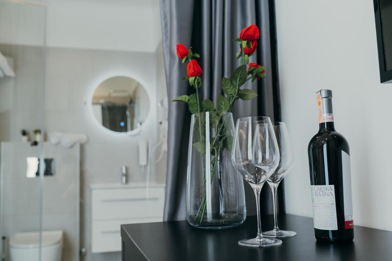 Poppy Downtown Suites Sarajevo サラエヴォ エクステリア 写真