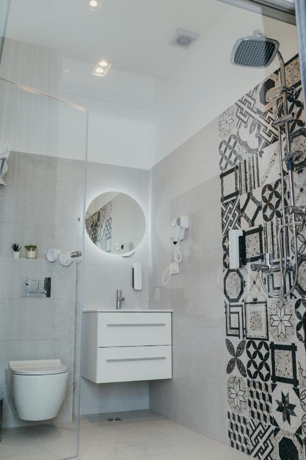 Poppy Downtown Suites Sarajevo サラエヴォ エクステリア 写真